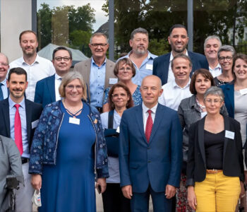 Les élu•es du groupe Loire-Atlantique à Gauche, devant l'Hôtel du Département